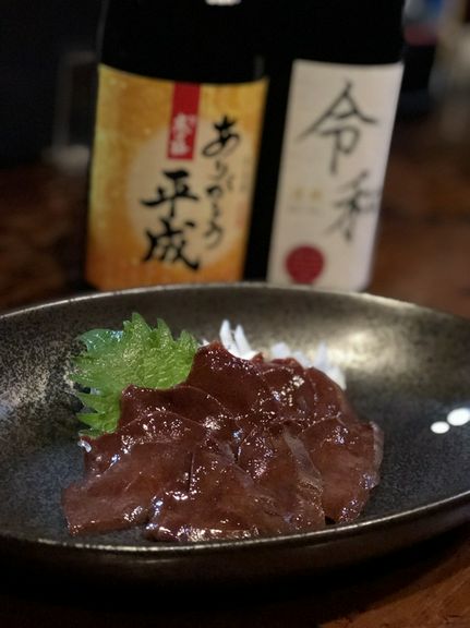 馬レバ刺し