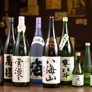 焼酎アドバイザー、利き酒師でもある店主オススメの焼酎や日本酒