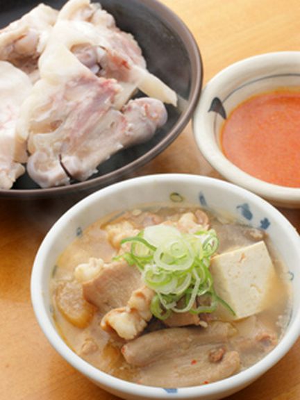 モツ煮と豚足