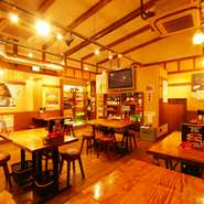 楽しくお食事の時間を過ごせる雰囲気の店内です。