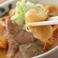 牛モツ煮込み