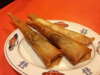 肉味噌を春巻の皮で巻きました　ビールのおつまみにあいます。