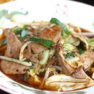 自家製調味液に漬け込んだ豚レバーと野菜の炒めもの
　定食でも人気です。　
