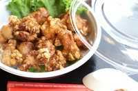 鶏の唐揚げ！　人気の一品！　