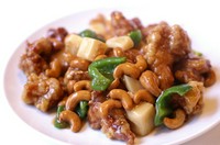 鳥の唐揚げとカシューナッツの炒め　　
写真はLサイズです！宴会用