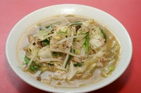 豚肉と野菜の炒め煮 味噌スープです
油少なめの 食べ易いミソラーメンです。