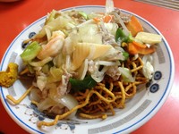 あんかけ固焼きそば　太麺なの程よい硬さです