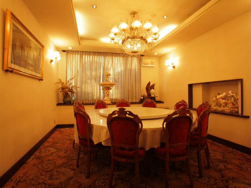 最大10名様までの完全個室はご接待や女子会、ご家族利用にお勧め