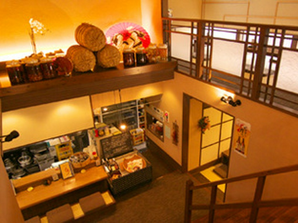 店内（広々とした空間）