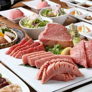 事前予約制　4名様以上　11:30～13:30
夜のコースと同様です。
◆4,980円(税込)コース＜6品＞～22,000円
　前菜3種盛り
　本日のサラダ
　松阪牛焼肉3種
　焼き野菜
　冷麺orごはんセット
　戸出ジェラート