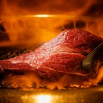ご飯・デザートは付かない焼物メインのコースです。
＋2800円(税込)
で飲み放題に変更可能です。

