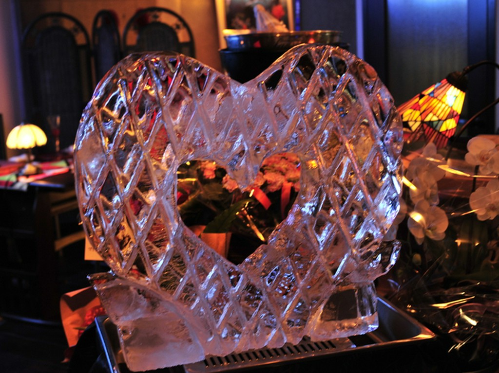 ◆牛肉メインの二つのコース　6,500円（税別）
誕生日や記念日、会社や仲間との会食や宴会にもおススメです