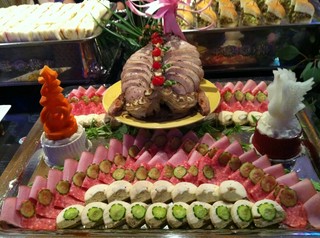 最高の披露宴なら本物の料理と演出、特典多数飲放込5000円/人～