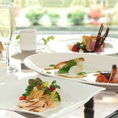 本格フレンチを気軽にお楽しみいただける「レストランアイビス」