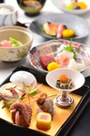 目にも舌にも美味しい、KKRおすすめの月替り会席
旬の味覚をお楽しみ下さいませ。