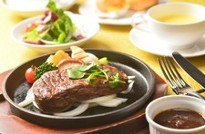 石川の郷土料理を楽しめるコースです。
郷土料理コースにのどぐろがついたコースとなっております。