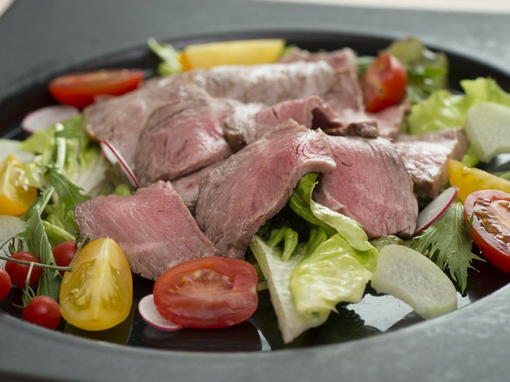 Ａ5ランク以上の牛を使用『能登牛プレミアムのローストビーフ』