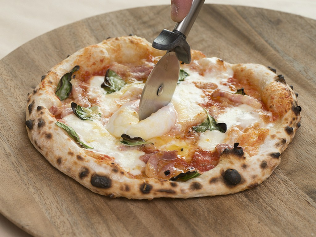 ピッツァ ビスマルク