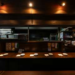 二人の会話も自然と弾む、カジュアルな雰囲気が魅力