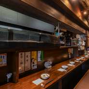 「一期一会のおもてなし」を大切にしています。その日、その時に手に入った食材で整えられています。料理人の真剣な想いが、味わいをよりいっそう料理へとおもてなしの心でお客様に接しております。