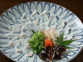 看板料理は地元高知でも珍しい「うつぼの刺身」