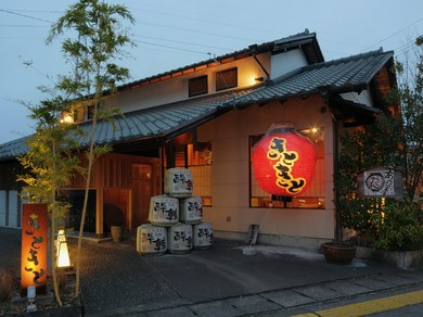 新しいのになぜか懐かしい、粋な居酒屋にて今宵は粋に…