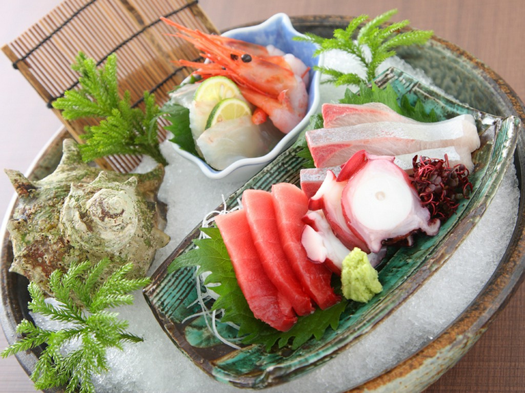 お刺身盛り合わせは一名様～