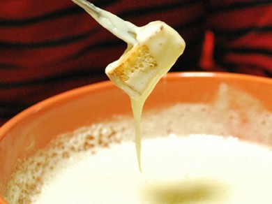 イタリア産フォンティーナチーズのチーズフォンデュ