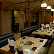 飲み放題もお一人様120分 1500円＋税でご好評頂いています。
一人前 290円＋税から、お手頃な価格でホルモンを各種ご用意しています。
少人数から多人数まで対応しています。
お気軽にご相談下さい。
