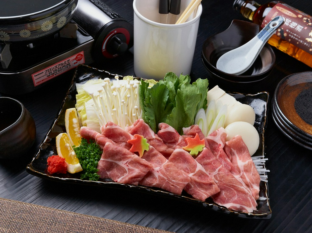 萩産のパンで育てたむつみ豚。やわらかく、甘く、おいしいですよ