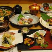 季節の食材を使った日本料理が楽しめます『夜の会席』