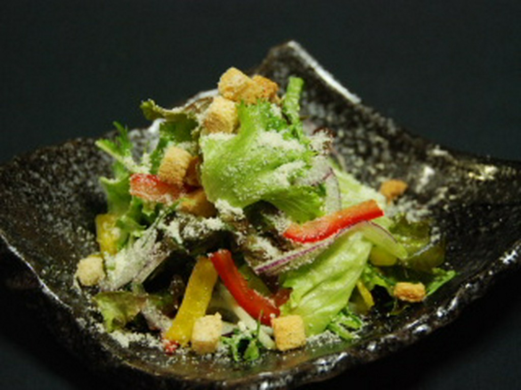 彩り野菜のシーザーサラダ