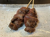 濃厚かつクリーミーな味わいが口いっぱいに広がります。レバー独特の臭みを全く感じさせません。