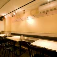 おまかせ料理・ドリンク込4000円
12名～14名様まで入れます!!
お料理は旬のおまかせメニューになりますがご要望あればご相談ください!!
女子会、小規模の送歓迎会などでもご利用いただけます(*^。^*)
