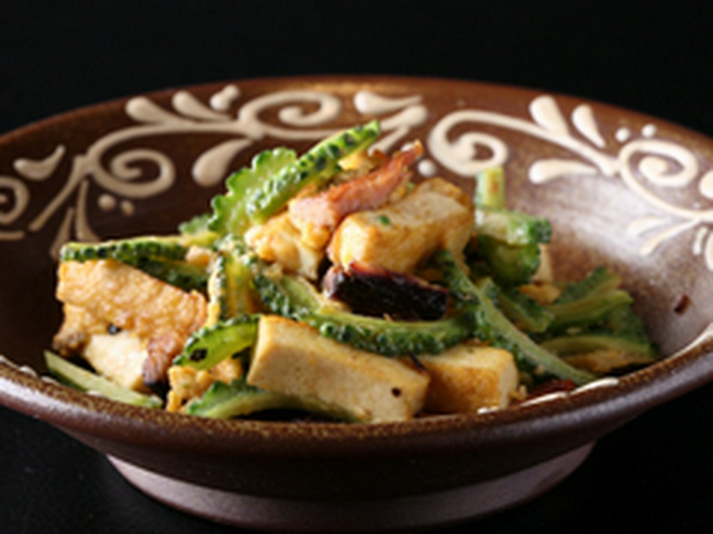 不動の人気を誇る『ゴーヤチャンプルー』