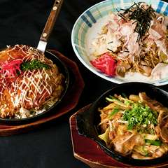 鉄板料理。広島風お好み焼き・豚キムチ・焼きそばなど。