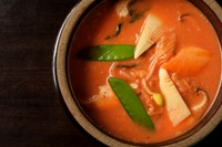 コクのある刺激的な辛口スープ