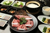 松阪牛の食べ比べと三重県産伊勢米コシヒカリを土鍋で炊き上げたセットです。
※ご注文は2人前から