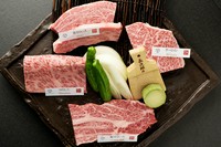 特選/特上霜降り肉/霜降り肉/極上赤身 の中からその日最高の4種類 120ｇ

※ご注文は２人前から