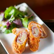 生ハムとチーズを豚のロースで包みました。美味しすぎておかわりしちゃいます