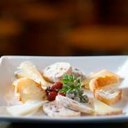 バルデオン（青カビ）/マンチェゴ（羊）/ロンカル（羊）/イボレス（山羊）/マオン（山羊）