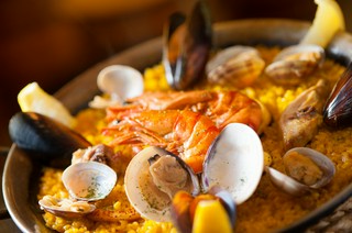 大人気のパエジャは是非一度お試しください！