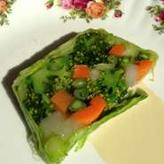 お野菜たっぷりのテリーヌを和風仕立てでご用意しました。