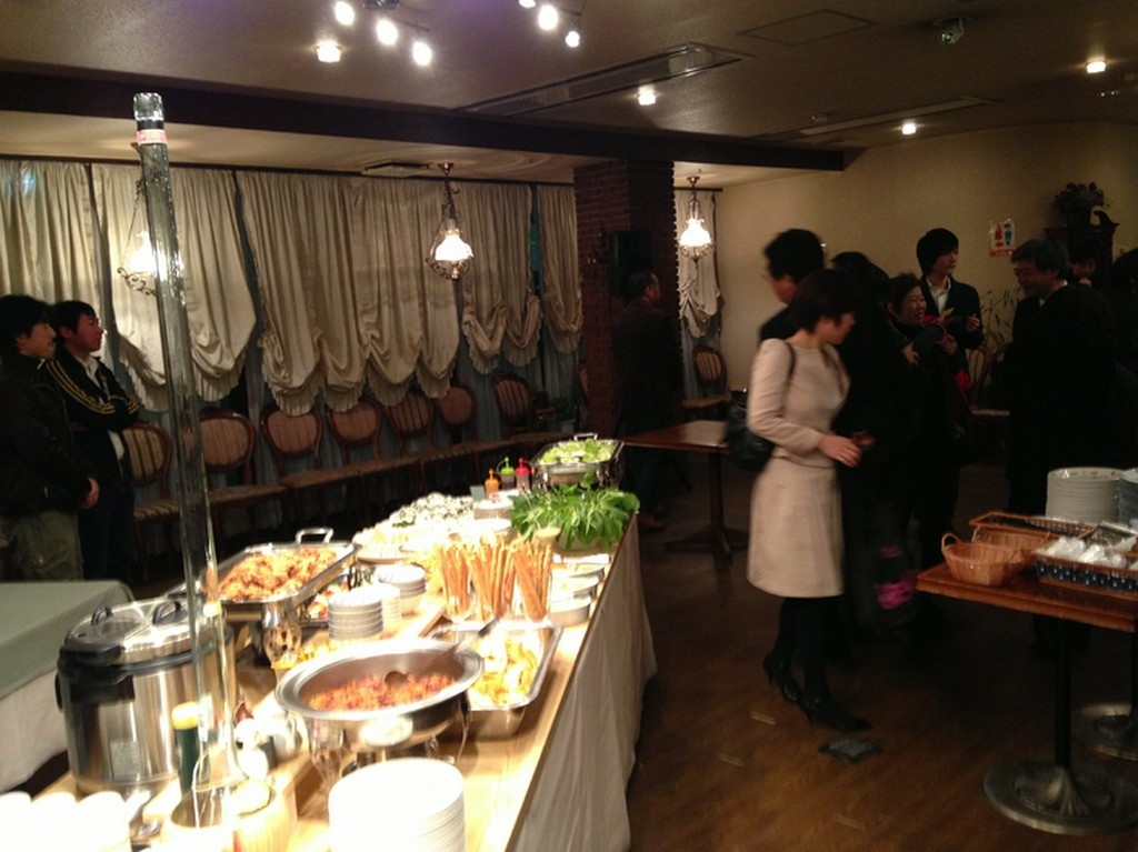 店内は落ち着いた洋風な作りです。