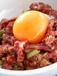 新鮮極上ユッケ