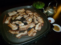 ご注文は2人前より
追加のお肉800円　野菜500円