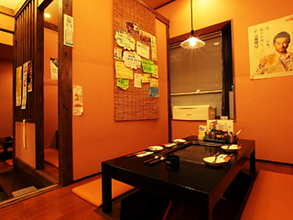 掘りごたつのお座敷は半個室です