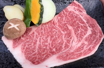 白老牛 特選サーロインステーキ（150g）