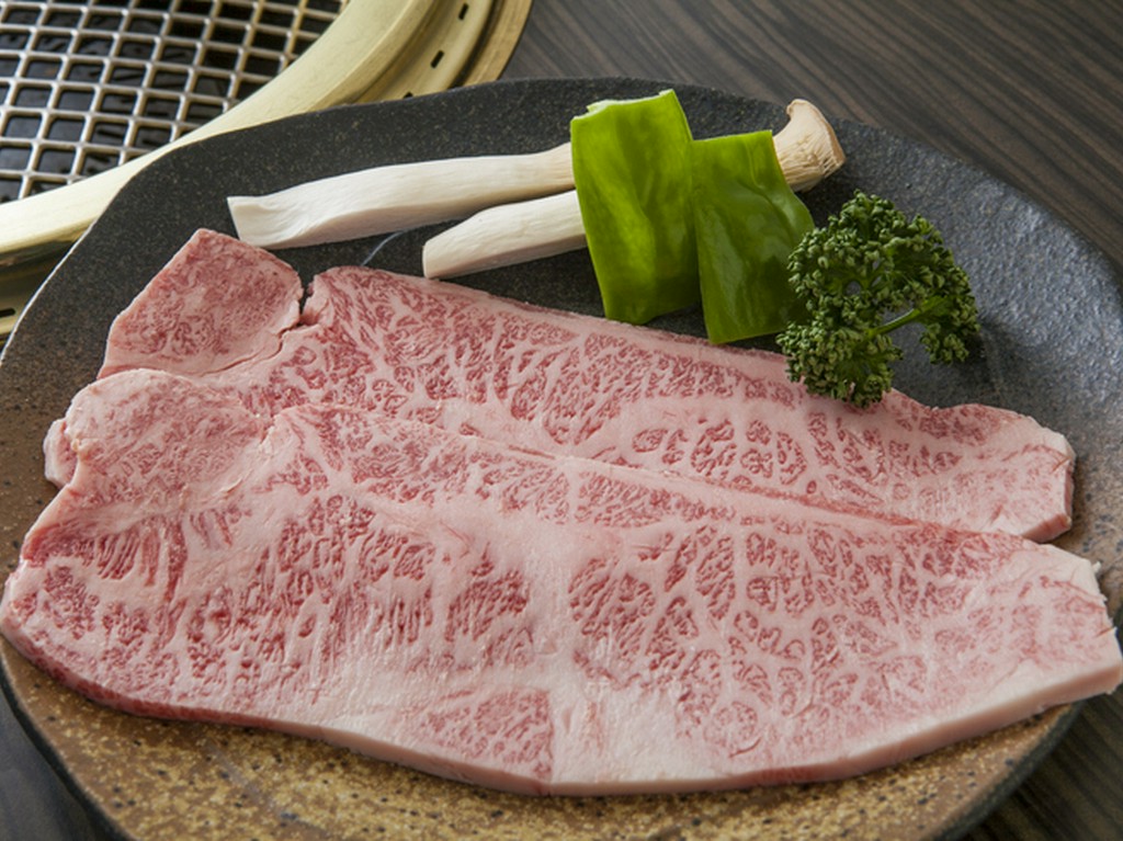 個室完備。最高ランクの国産和牛でおもてなしを