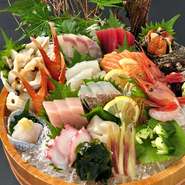 富山のきときと鮮魚を豪快に盛り付け
